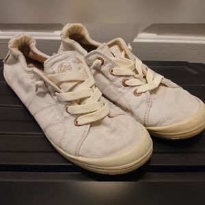 Roxy Women's Cream Sneakers